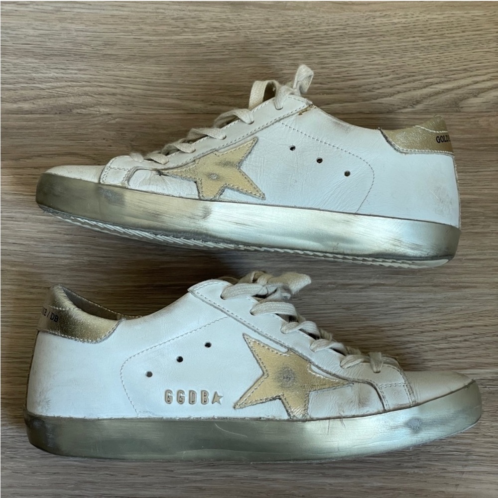 Gold Superstar Golden Goose (Barely worn and great condition!) - Picture 2 of 5